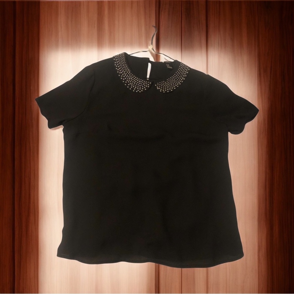 Woman’s black forever 21 studded Peter Pan collar blouse